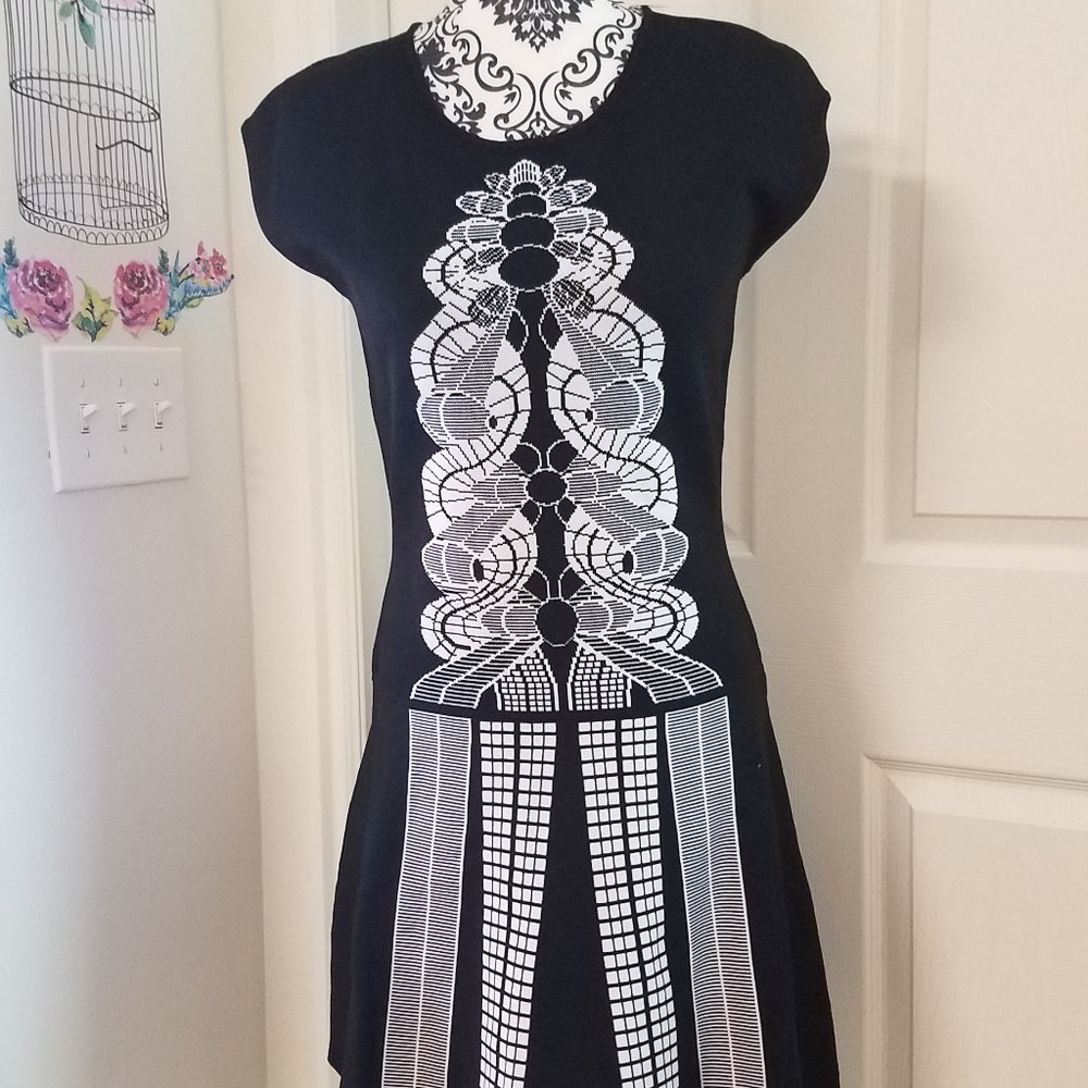 MAX STUDIO Cap Sleeve Bandage Bodycon Dress BNWT